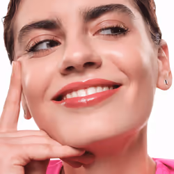 Essence hydra kiss brillant à lèvres 4 ml 01 Blushing Nude - Vue supplémentaire 4