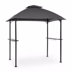 Pour des barbecues élégants : profitez d'un barbecue détendu entre amis ou en famille à l'ombre rafraîchissante d'un grand au ...