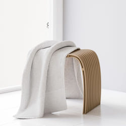 Tabouret ergonomique de salle de bain avec pieds antidérapants et lattes incurvées, bambou Schulte 46 x 40 x 30 cm