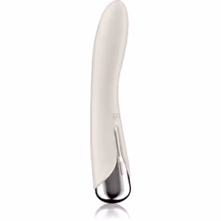 Les vibromasseurs s’utilisent en solitaire, mais également à deux, lors de rapports intimes. Le vibromasseurSatisfyer Spinnin ...