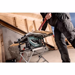 Description générale Scie circulaire de table mobile compacte, idéale pour les travaux de coupe intensifs avec un haut niveau ...