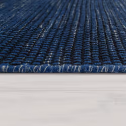 Les tapis de cette collection conviennent parfaitement pour des intérieurs minimalistes. Le design visuel épuré et la couleur ...