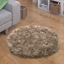 Après une longue journée de travail, plongez vos pieds dans les poils doux de ces tapis et laissez-vous transporter sur un pe ...