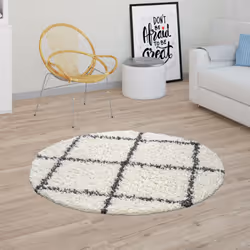Description générale Les tapis à poils longs de style scandinave ajoutent une touche d'élégance et de confort à votre intérie ...