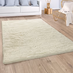 Même si le confort n’est pas souvent associé au sol plutôt froid, ces fabuleux tapis à longs poils parviennent à créer une pu ...
