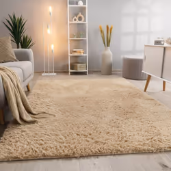 Même si le confort n’est pas souvent associé au sol plutôt froid, ces fabuleux tapis à longs poils parviennent à créer une pu ...