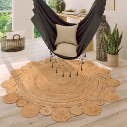 Quiconque a déjà testé le jute ne pourra plus y renoncer de sitôt. Ce tissu pratique à usage quotidien, que l’on connaît plut ...
