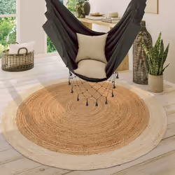 Quiconque a déjà testé le jute ne pourra plus y renoncer de sitôt. Ce tissu pratique à usage quotidien, que l’on connaît plut ...