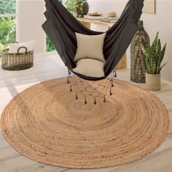 Quiconque a déjà testé le jute ne pourra plus y renoncer de sitôt. Ce tissu pratique à usage quotidien, que l’on connaît plut ...