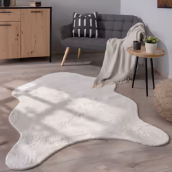 L’attrait chaleureux d’une fausse fourrure ultra douce allié à un coloris tendance et un style moderne. La forme naturelle cl ...