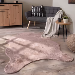 L’attrait chaleureux d’une fausse fourrure ultra douce allié à un coloris tendance et un style moderne. La forme naturelle cl ...