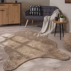 L’attrait chaleureux d’une fausse fourrure ultra douce allié à un coloris tendance et un style moderne. La forme naturelle cl ...