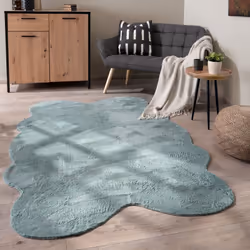 L’attrait chaleureux d’une fausse fourrure ultra douce allié à un coloris tendance et un style moderne. La forme naturelle cl ...