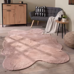L’attrait chaleureux d’une fausse fourrure ultra douce allié à un coloris tendance et un style moderne. La forme naturelle cl ...