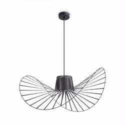 Designtext_MuVa_HUGO_PDL_LENALE LUMINAIRE :Tel un rêve doux et ondoyant, cette suspension luxueuse en tissu finement travaill ...