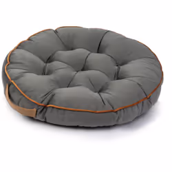 Plus une chaise de libre ? Pas de problème ! Cette collection de coussins de sol se distingue par des modèles ronds et carrés ...
