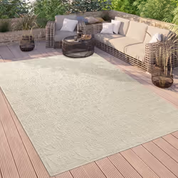 Inspirée du riche héritage des tapis orientaux, cette collection de tapis d'extérieur présente des motifs détaillés et artist ...
