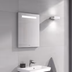 La collection de miroirs More To See One de haute qualité au design épuré apporte un véritable atout fonctionnel , adapté à t ...
