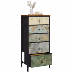 - Chaque façade de tiroir présente un motif floral rétro, ce qui fait de cette commode plus qu'un meuble rangement, mais auss ...
