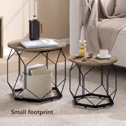 À propos de cet article - DÉCORATION DÉSIGNÉE : Le bois composite s'assortit du métal, ce qui donne à la table de salon moder ...