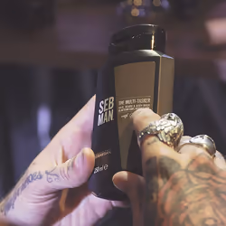 The Multitasker Shampoing 3 en 1 Peau, Cheveux et Barbe 250 ml