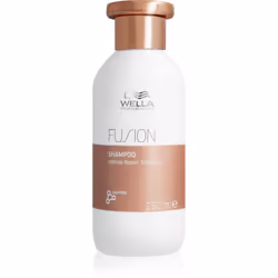 Profitez d’une chevelure plus forte à chaque lavage. Le shampoing Wella Professionals Fusion apporte une solution pour les ch ...