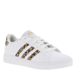Baskets tennis blanches à imprimé léopard avec des lacets plats blancs