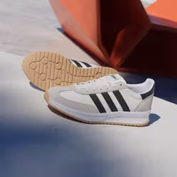 Adidas IH8584_620 chaussure de sport à la mode Noir - Vue supplémentaire 4