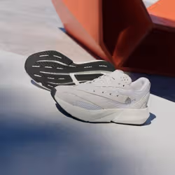 Adidas JH6958_610 Chaussure d'athlétisme Blanc - Vue supplémentaire 4
