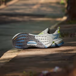 Adidas JQ1328_650 Chaussure d'athlétisme Multicolore - Vue supplémentaire 4