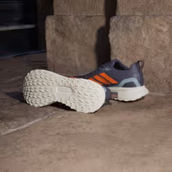 Adidas JQ6959_670 Chaussure d'athlétisme Noir - Vue supplémentaire 4