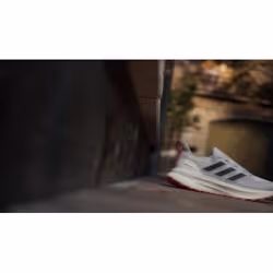 Adidas JQ6922_610 Chaussure d'athlétisme Gris - Vue supplémentaire 2