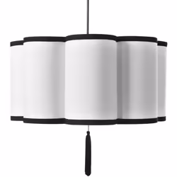 Lampe suspendue avec abat-jour en nylon. Ajoutez une touche d'élégance à votre salle à manger ou à votre espace de vie avec c ...