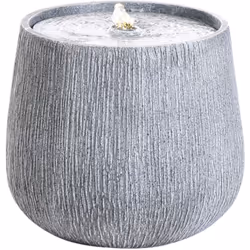 Fontaine extérieure avec lumières LED. Élégante et raffinée, cette fontaine d'extérieur moderne présente une surface cannelée ...