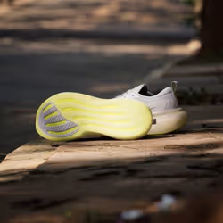 Adidas KJ1862_590 Chaussure d'athlétisme Vert - Vue supplémentaire 4