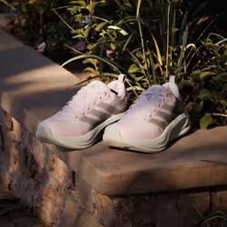 Adidas KJ4426_600 Chaussure d'athlétisme Multicolore - Vue supplémentaire 5