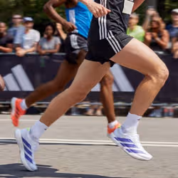 Adidas KI5700_650 Chaussure d'athlétisme Vert - Vue supplémentaire 4