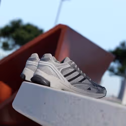 Adidas KI4444_580 chaussure de sport à la mode Noir - Vue supplémentaire 6
