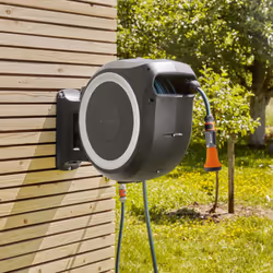 Informations produit : Produit: dévidoir automatique mural Univers: jardin Utilisation: Pour arroser les grands jardins Longu ...