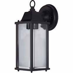 Lanterne classique de forme carrée. Caractéristiques du produit: Corps en fonte d'aluminium. Diffuseur en verre transparent.  ...
