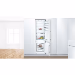 Bosch Serie 6 KIS87AFE0 réfrigérateur-congélateur Intégré 272 L E Blanc