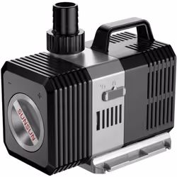Le débit max. est de 7000 l/h pour une consommation d’énergie de seulement 50W. La hauteur max. de refoulement est de 4,6m, l ...