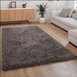 Ce tapis à poils hauts moelleux à l'effet Flokati crée une atmosphère agréable dans n'importe quel salon. Grâce à son épaisse ...