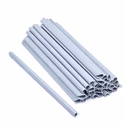 Clips de fixation pour les bandes d' intimité en PVC pour les clôtures à double rail. Longueur du clip de fixation : environ  ...