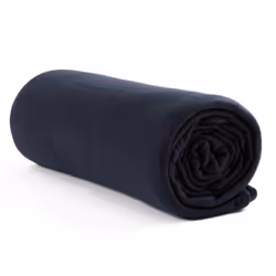 Avec cette couverture en polaire douce, vous pouvez vraiment vous blottir sur le canapé pendant les froides journées d' hiver ...