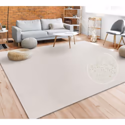 Il suffit parfois de peu de choses : contrairement à d'autres tapis qui tentent de briller avec des couleurs vives ou des mot ...
