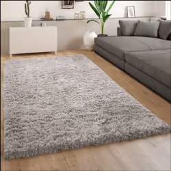 Procurez-vous davantage de confort au sein de vos quatre murs. Grâce aux fabuleux tapis shaggy de cette collection, vous crée ...