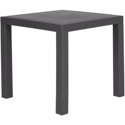 Table d'extérieur. Profitez des après-midi d'été à l'extérieur en partageant un délicieux repas avec vos amis et votre famill ...