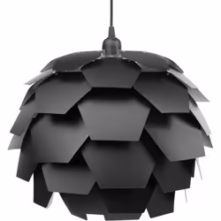 Grande lampe suspension noire avec abat-jour en forme de pomme de pin. Le design minimaliste, mais unique et remarquable de c ...
