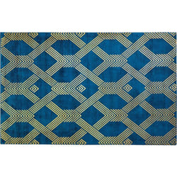 Tapis de Salon Fait à la Main au Motif Géométrique en Viscose Bleue et Dorée Ultra Doux pour Salon ou Chambre Glamour et Moderne 140 x 200 cm Beliani